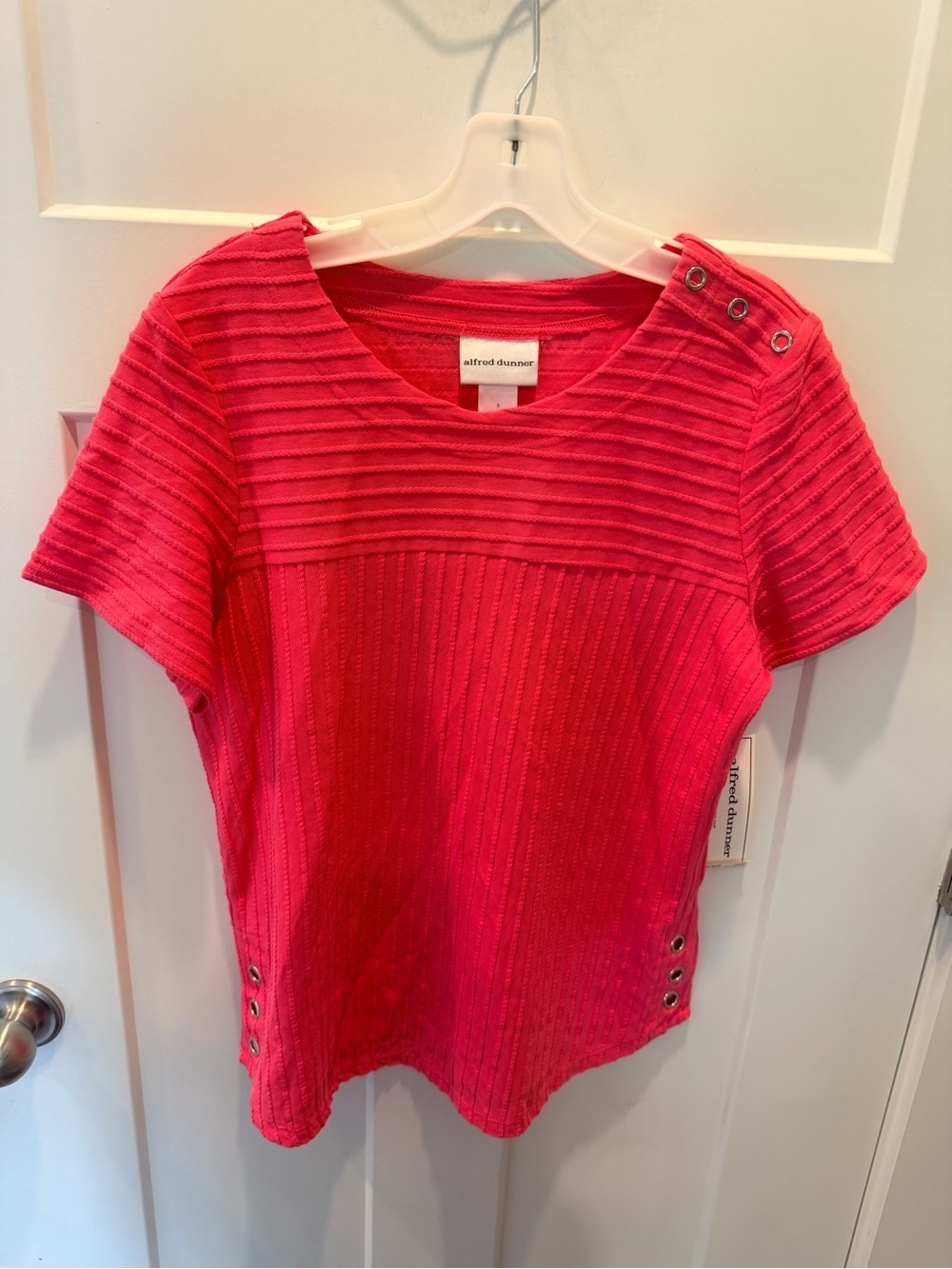 NWT Alfred Dunner Small Geranium Textured Knit Top Grommet Short Sleeve